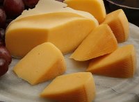 Твердый сыр восстанавливает кислотно-щелочной баланс в полости рта