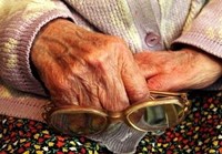 Существенная коррекция зрения создает проблемы пожилым людям